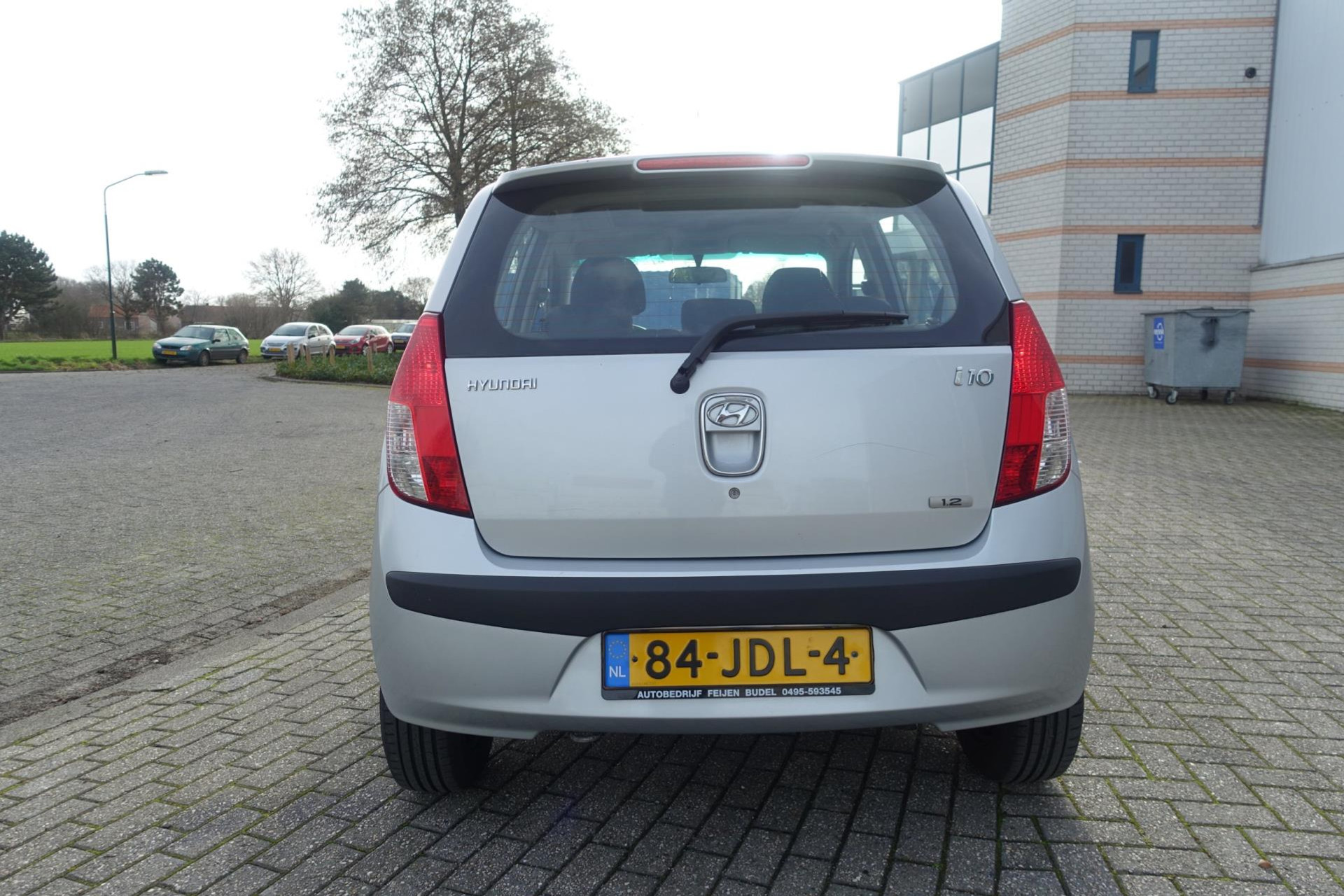 37291001-6.jpg
