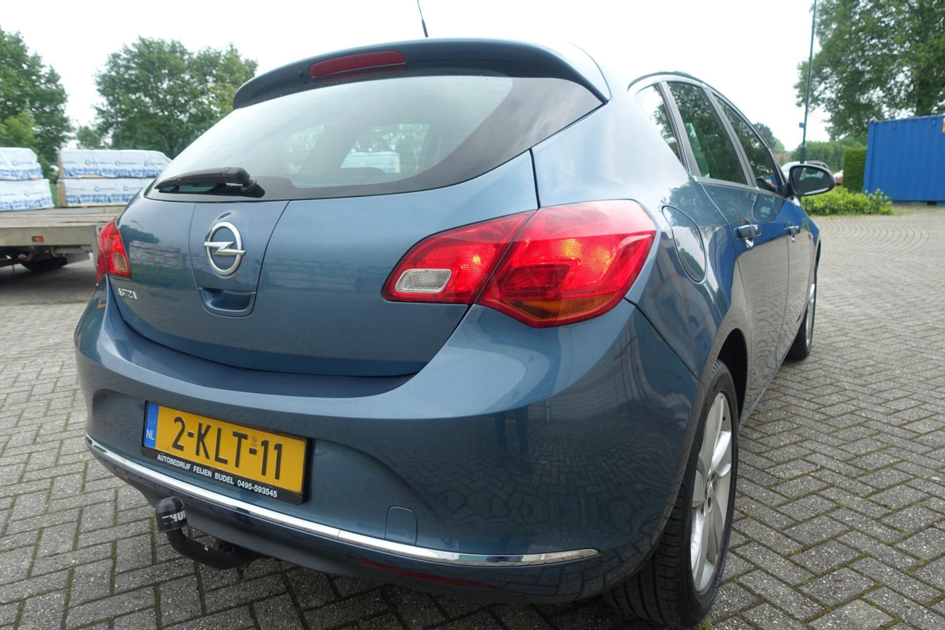 38418457-7.jpg