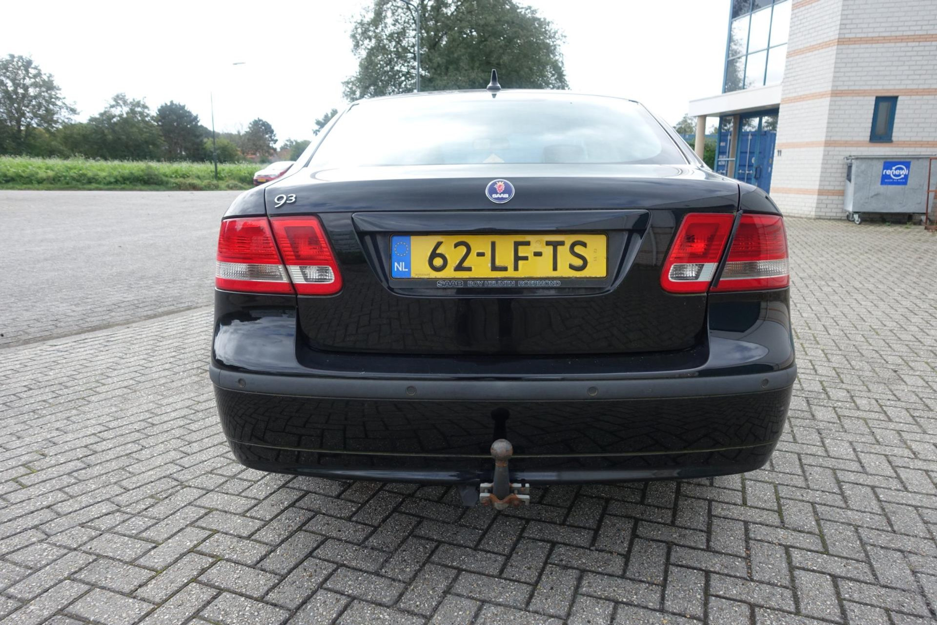 40786225-6.jpg