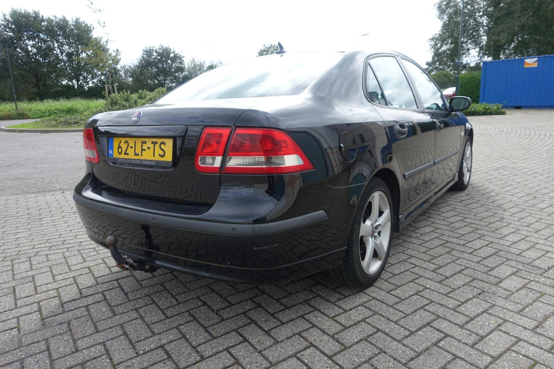40786225-7.jpg