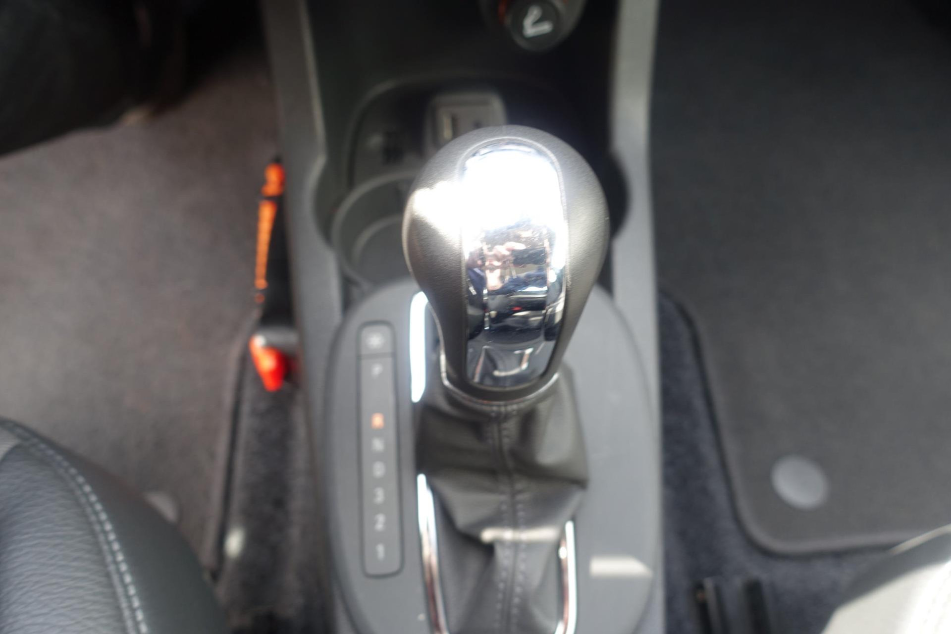 44710213-15.jpg