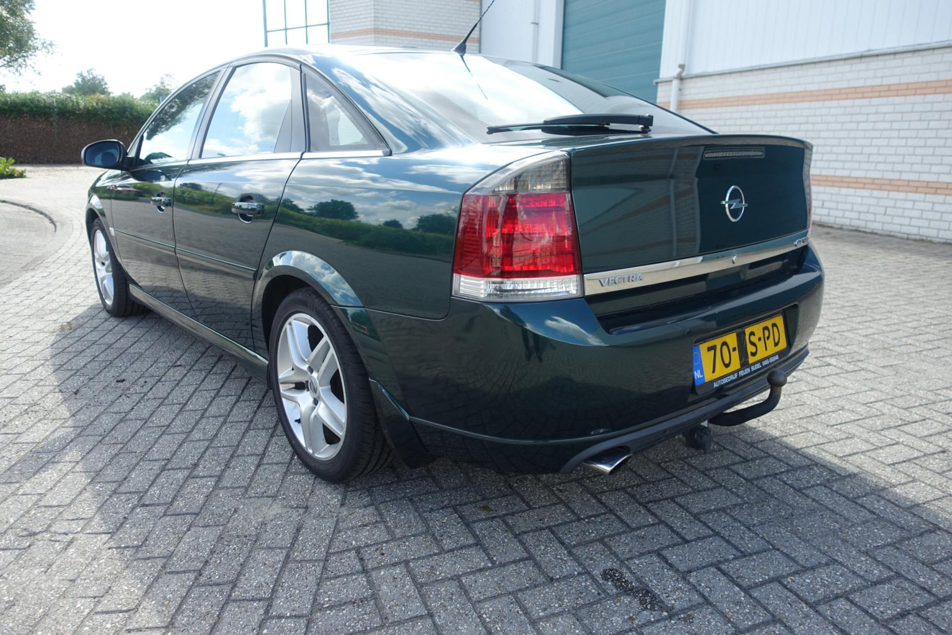 47333526-5.jpg