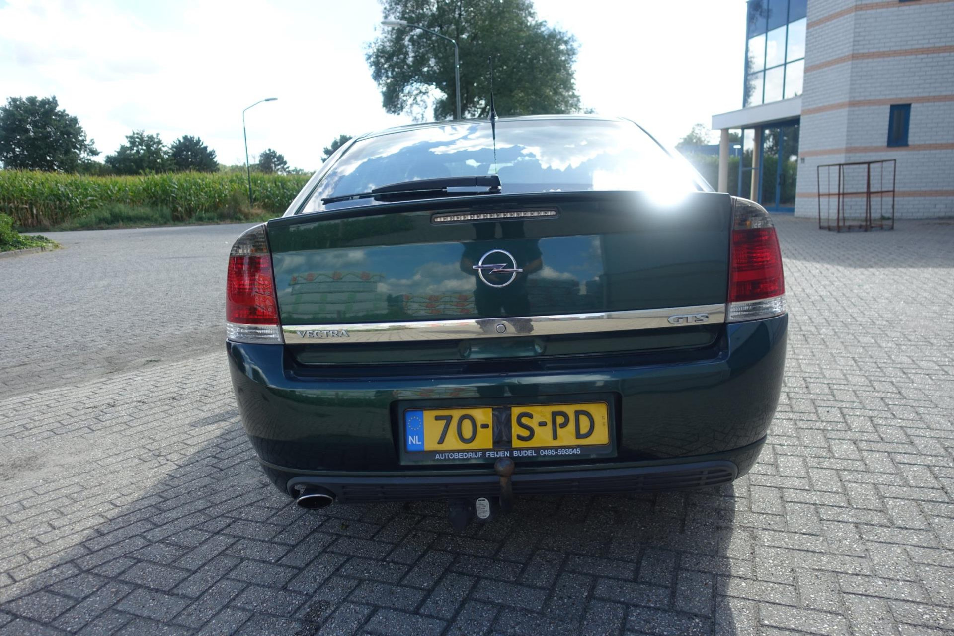 47333526-6.jpg