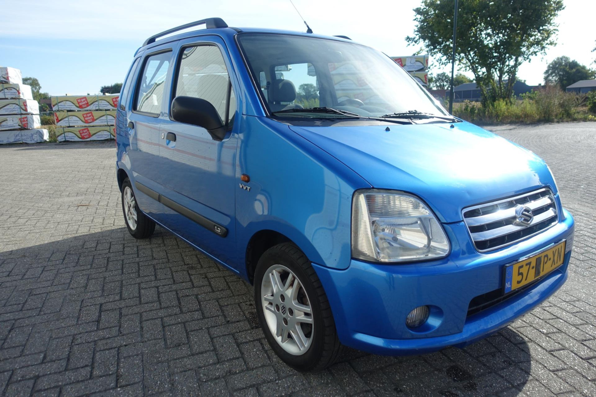47356996-2.jpg