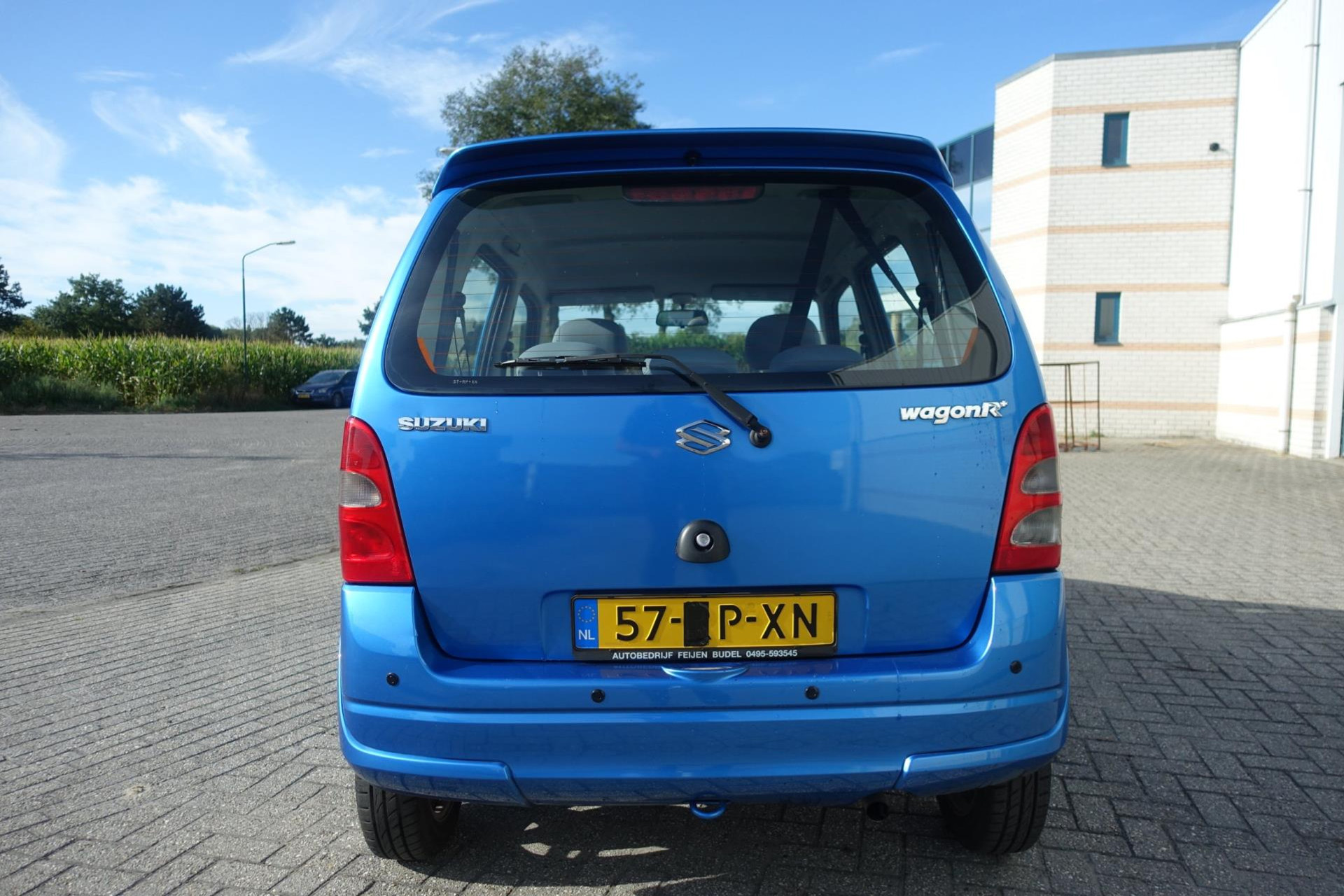47356996-6.jpg