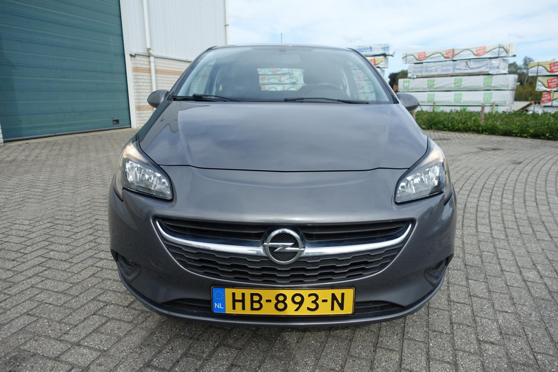 47874077-1.jpg