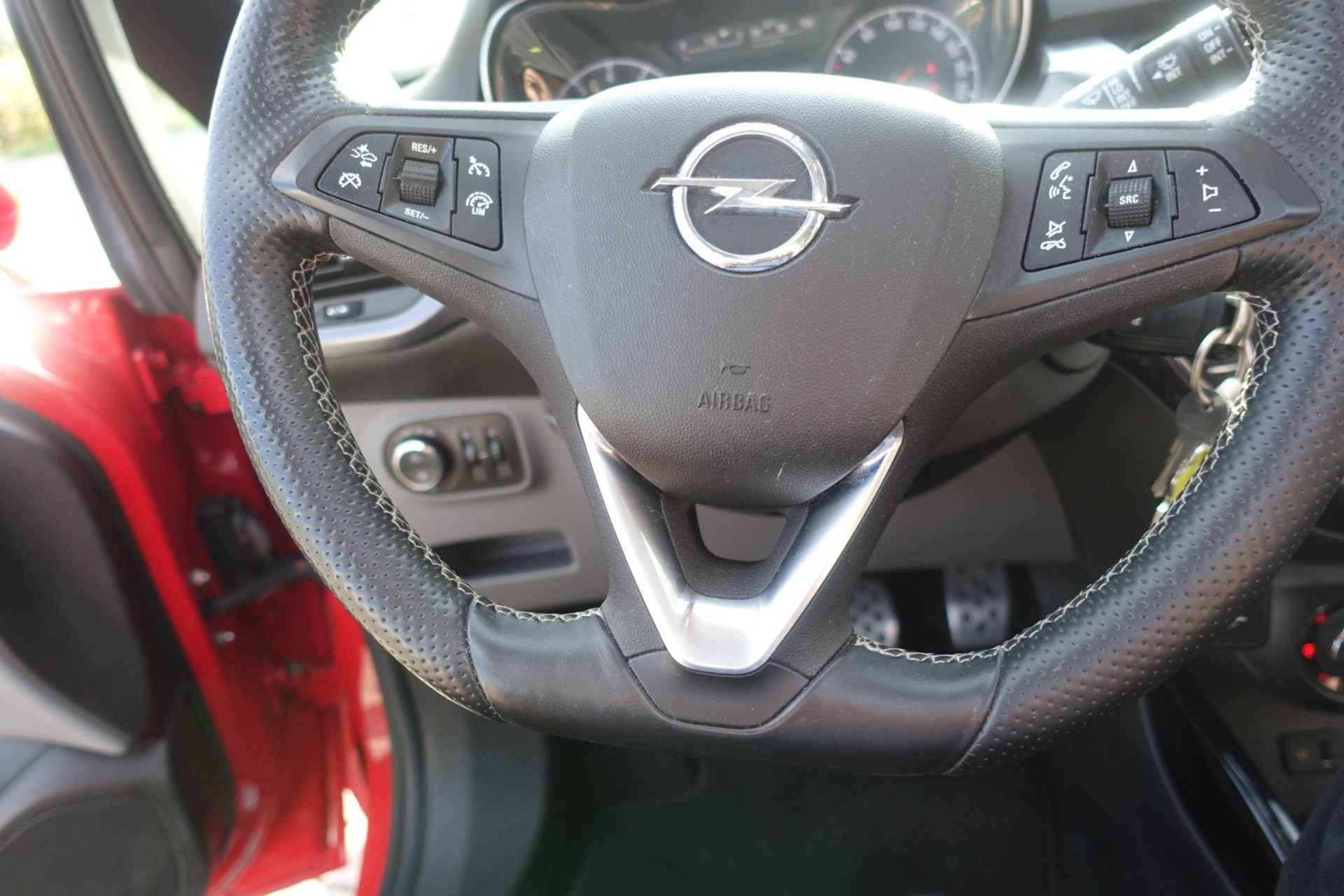 48065318-21.jpg